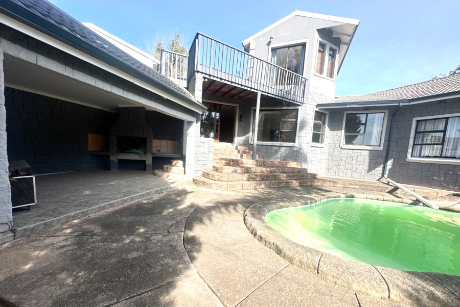 6 Bedroom Property for Sale in Denver Park Western Cape